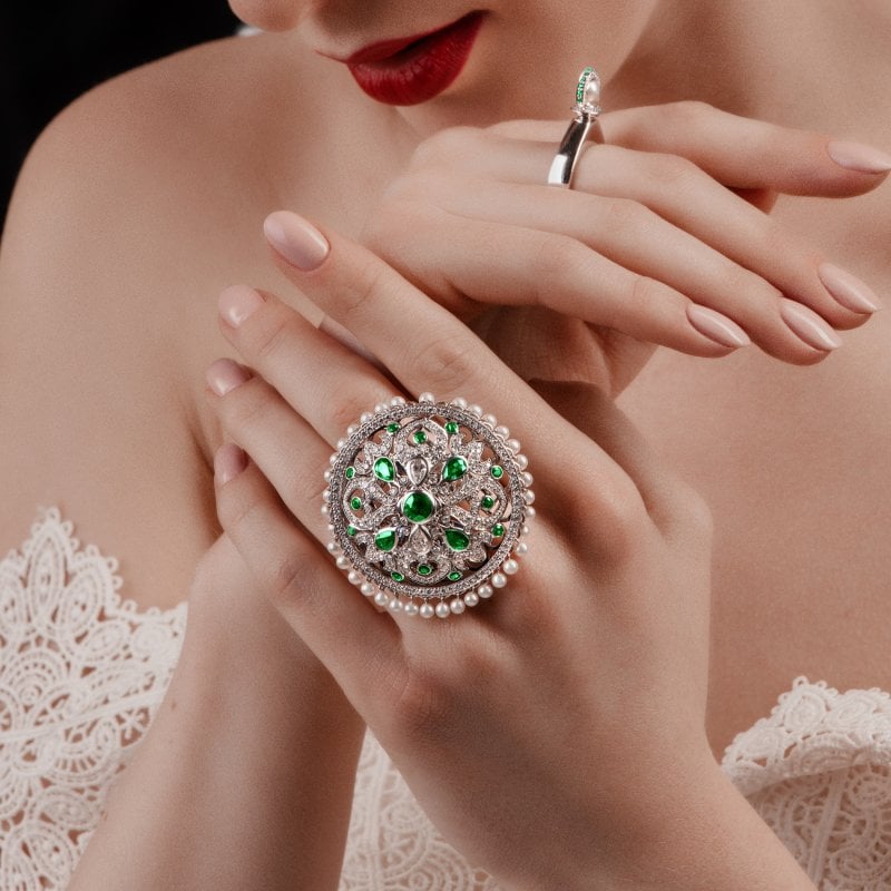Dancing Doll Ring in White Gold with White Diamonds, Emeralds and Pearls DDR5.04.14.22 Sybarite Jewellery - image 5
